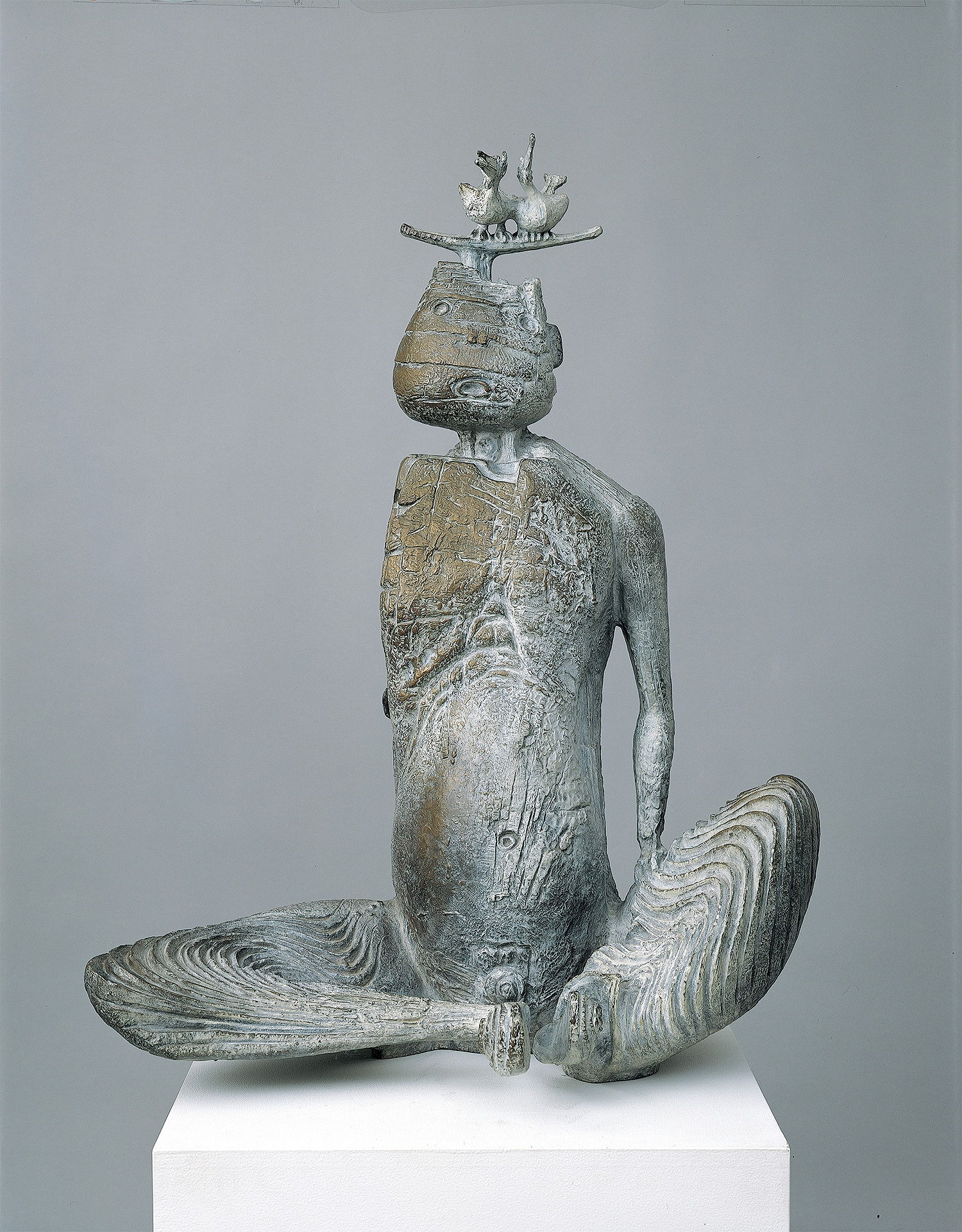 《鳥がとまった》細川宗英　1988年制作・ブロンズ　彫刻